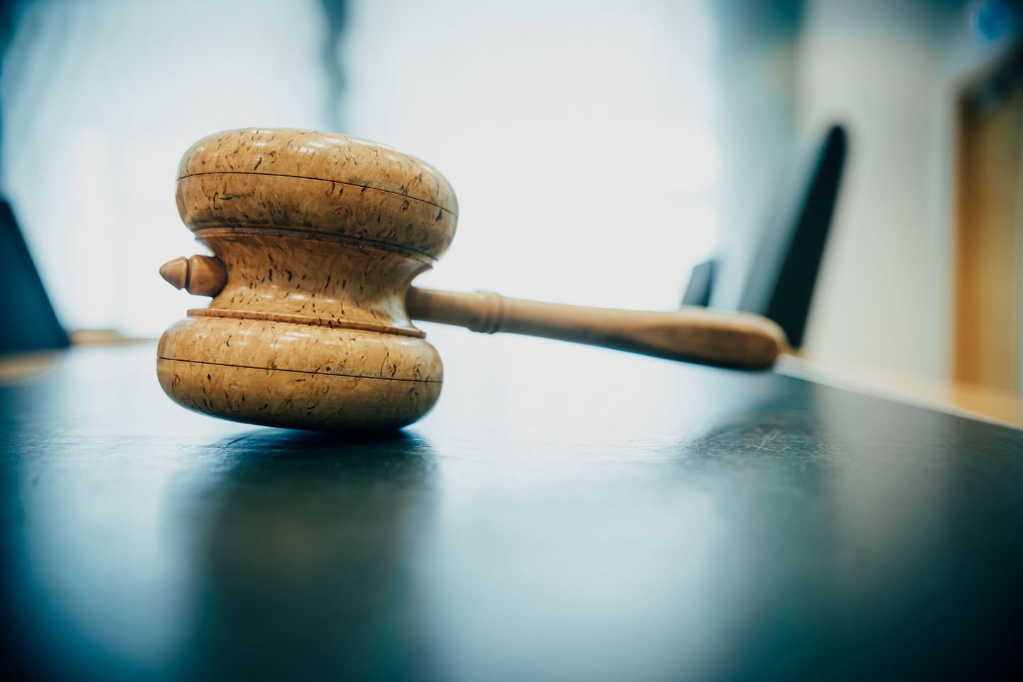 Vad innebär de skärpta kraven för offentliga biträden?